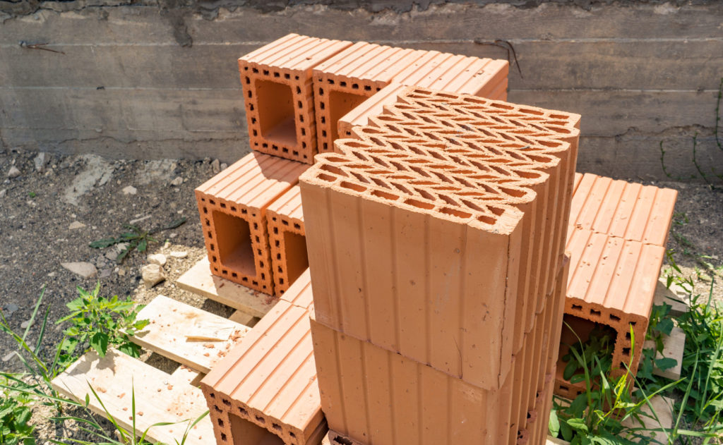 Строим дом из керамических блоков - плюсы и минусы